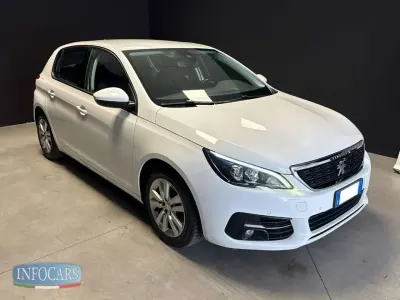 Usata Peugeot 308 Business-Line 131 CV (96 kW) 2021 Bianco pastello Berlina