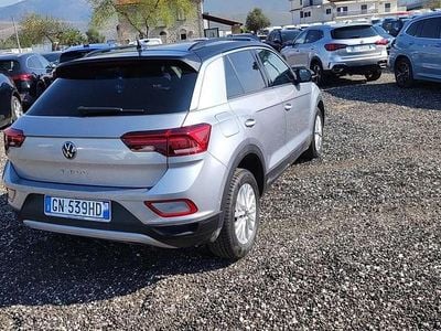 Usata VW T-Roc Life 150 CV (110 kW) 2023 Argento SUV