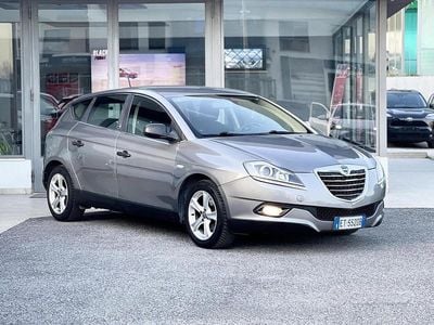 Usata Lancia Delta 120 CV (88 kW) 2013 Grigio Utilitaria