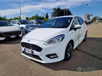 Usata Ford Fiesta ST-Line 86 CV (63 kW) 2018 Bianco Utilitaria
