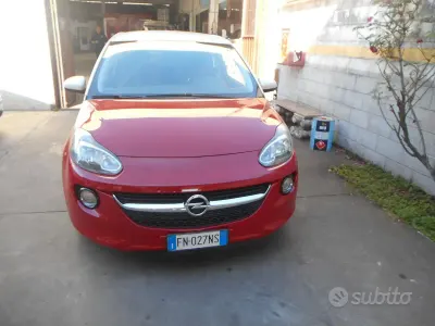 Usado Opel Adam Rocks Rocks 69 CV (50 kW) 2018 Rojo Utilitario