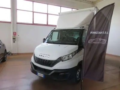 Usata Iveco Daily 136 CV (100 kW) 2022 Bianco Furgone