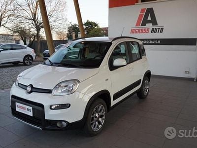 Usata Fiat Panda 4x4 S 75 CV (55 kW) 2014 Bianco Utilitaria
