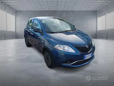 Usata Lancia Ypsilon S 69 CV (50 kW) 2023 Blu Utilitaria