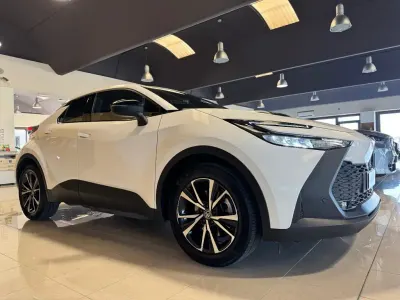 Usata Toyota C-HR Eco 223 CV (164 kW) 2024 Bianco SUV