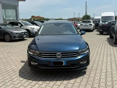 Usata VW Passat Business 150 CV (110 kW) 2019 Blu Station wagon