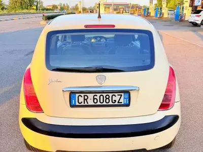 Usata Lancia Ypsilon 80 CV (58 kW) 2005 Giallo Utilitaria