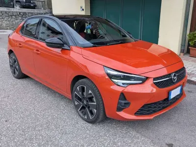 Usata Opel Corsa GS Line 56 kW (77 CV) 2021 Arancione Utilitaria