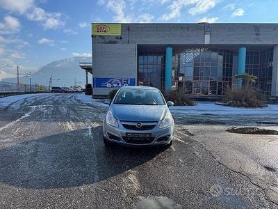 Usata Opel Corsa Cosmo 75 CV (55 kW) 2009 Grigio Utilitaria