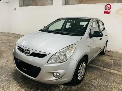 Usata Hyundai i20 78 CV (57 kW) 2009 Grigio Utilitaria