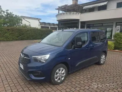 Usata Opel Combo Life Edition+ 131 CV (96 kW) 2022 Blu Monovolume
