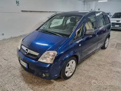 Usata Opel Meriva Cosmo 90 CV (66 kW) 2009 Blu Monovolume