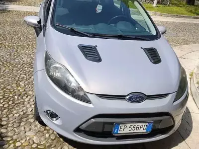 Usata Ford Fiesta Titanium 82 CV (60 kW) 2012 Berlina