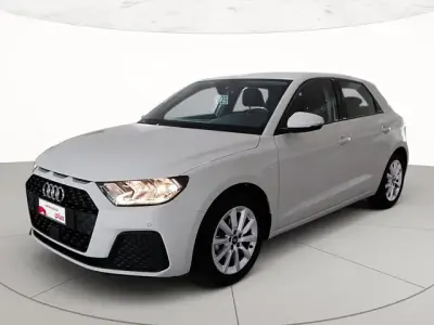 Usata Audi A1 Sportback Business 95 CV (69 kW) 2024 Bianco ghiacciaio metallizzato Utilitaria