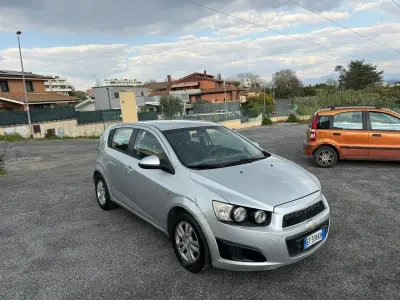 Usata Chevrolet Aveo LS 69 CV (50 kW) 2012 Argento Berlina