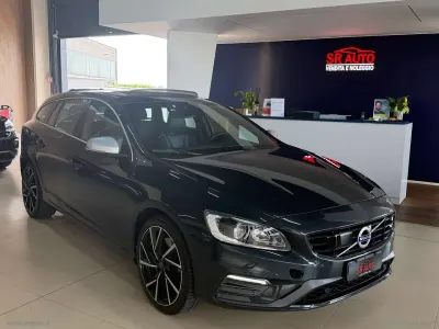Usata Volvo V60 Momentum 220 CV (161 kW) 2017 Grigio Station wagon