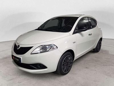 Usata Lancia Ypsilon Gold 69 CV (50 kW) 2019 Bianco Utilitaria