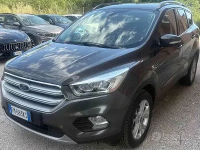 Usata Ford Kuga Titanium 150 CV (110 kW) 2017 Grigio SUV