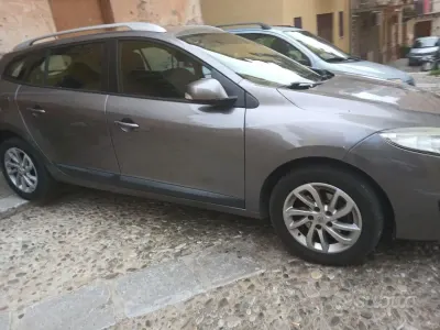 Begagnad Renault Mégane III 110 HK (80 kW) 2013 Grå Kombi