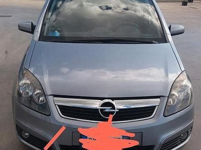 Usata Opel Zafira 101 CV (74 kW) 2005 Grigio Monovolume