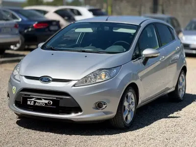 Usata Ford Fiesta Titanium 92 CV (67 kW) 2011 Grigio Berlina