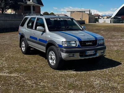 Usata Opel Frontera 200 CV (147 kW) 2000 Grigio SUV