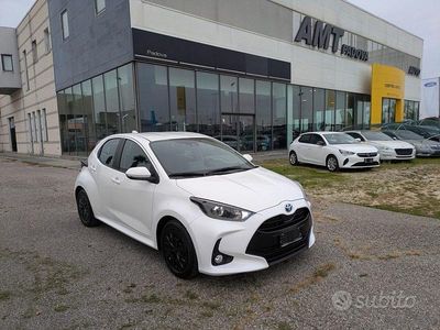 Bianco Usata 2023 Toyota Yaris Hybrid Berlina | 15.800 € (Ottimo prezzo)