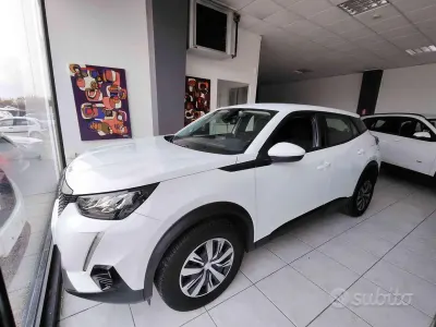 Usata Peugeot 2008 Active 101 CV (74 kW) 2021 Bianco SUV