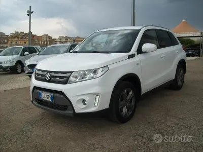 Usata Suzuki Vitara 120 CV (88 kW) 2015 Bianco SUV
