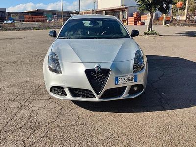 Usata Alfa Romeo Giulietta Exclusive 175 CV (128 kW) 2015 Grigio Utilitaria