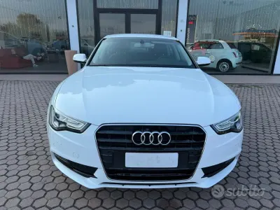 Begagnad Audi A5 Ambiente 177 HK (130 kW) 2014 Vit Sportkupé