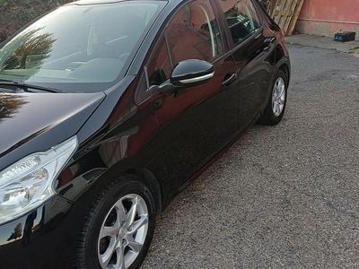 Usata Peugeot 208 68 CV (50 kW) 2013 Utilitaria