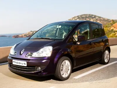 Usata Renault Modus Dynamique 101 CV (74 kW) 2008 Grigio Monovolume