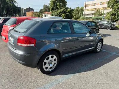 Usata Audi Coupé 102 CV (75 kW) 2003 Grigio Coupé