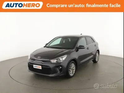Usata Kia Rio 84 CV (61 kW) 2019 Nero Berlina