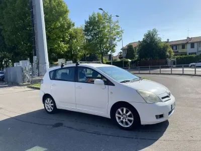 Usata Toyota Corolla Verso 136 CV (100 kW) 2006 Bianco Monovolume