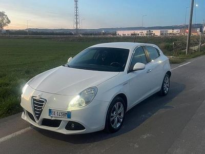 Usata Alfa Romeo Giulietta 105 CV (77 kW) 2011 Bianco Utilitaria