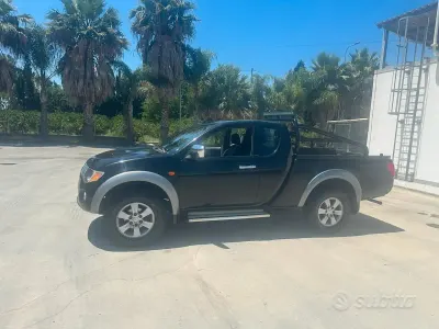 Usata Mitsubishi L200 136 CV (100 kW) 2007 Nero Pick-up