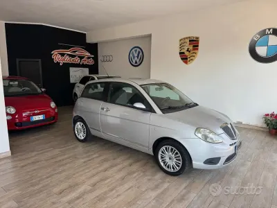 Usata Lancia Ypsilon 75 CV (55 kW) 2007 Grigio Utilitaria