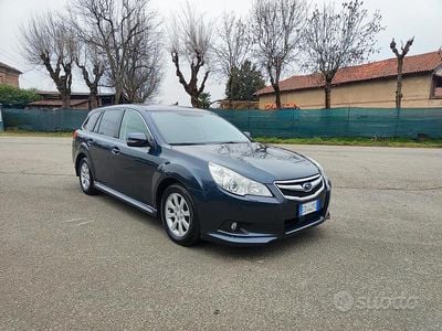 Usata Subaru Legacy Trend 150 CV (110 kW) 2010 Grigio Station wagon
