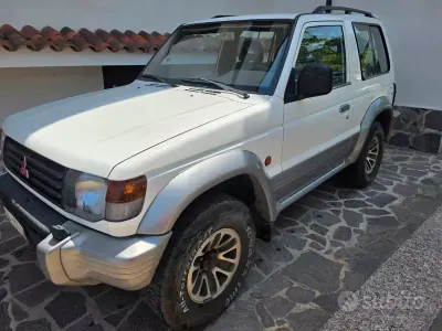 Usata Mitsubishi Pajero 100 CV (73 kW) 1995 Bianco SUV