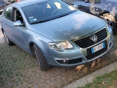 Usata VW Passat 105 CV (77 kW) 2006 Grigio Berlina