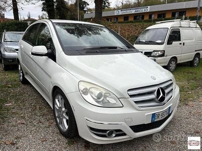 Usata Mercedes B180 109 CV (80 kW) 2008 Bianco Monovolume