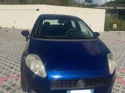 Usata Fiat Grande Punto Dynamic 75 CV (55 kW) 2008 Blu Utilitaria
