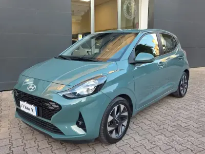 Usata Hyundai i10 67 CV (49 kW) 2024 Verde Utilitaria
