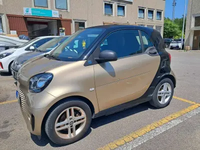 Usata Smart ForTwo Coupé 30 kW (41 CV) 2020 Oro Utilitaria