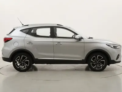 Usata MG ZS Luxury 111 CV (81 kW) 2022 Argentoargento SUV