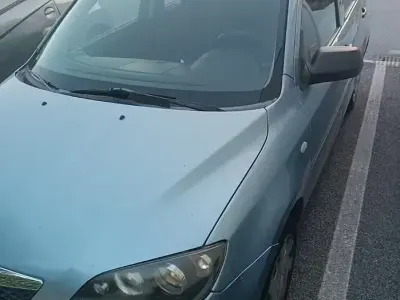 Usata Mazda 2 68 CV (50 kW) 2006 Bluazzurro Utilitaria