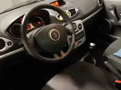 Usata Renault Clio III 75 CV (55 kW) 2009 Grigio Berlina