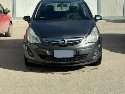 Usata Opel Corsa 85 CV (62 kW) 2012 Grigio Utilitaria